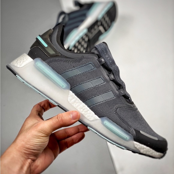 adidas NMD R1 V3 Grey Onix Ice Mint - Picture 5 of 10